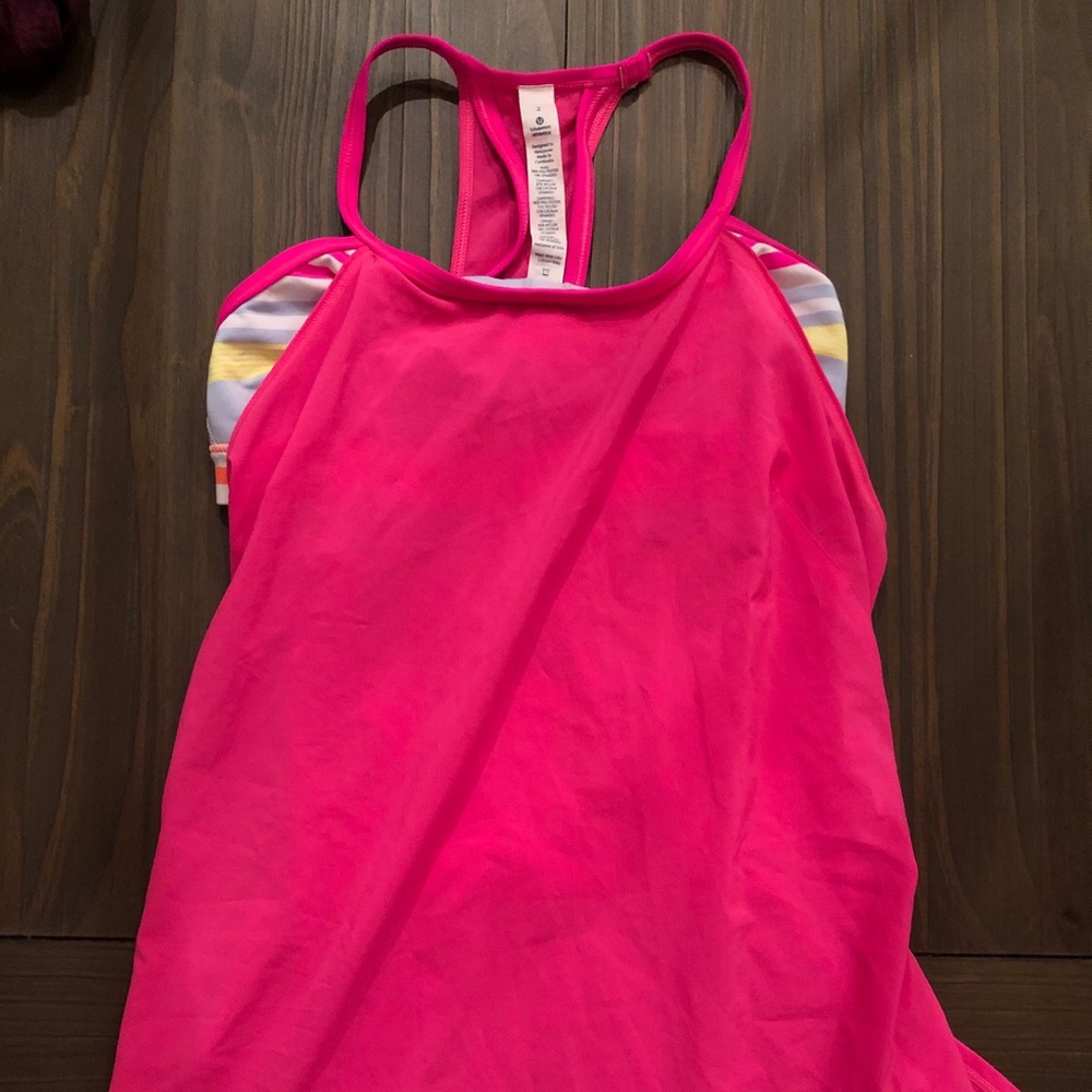 Lululemon hot pink tank with built in bra